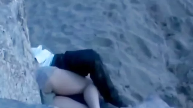 Penny Pax como colegiala cachonda porno anime sub espanol junto al consolador de la piscina