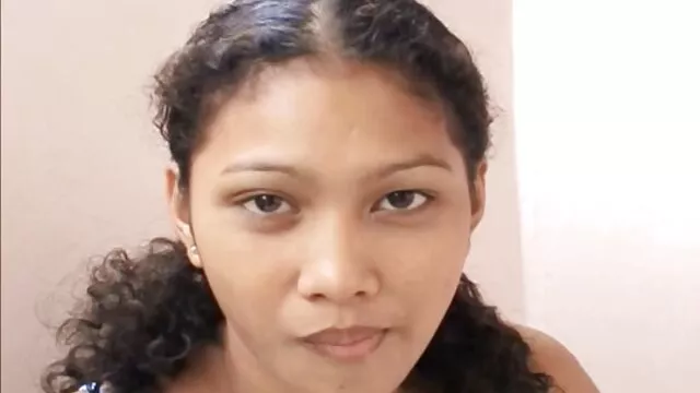 Cara de chica asiática follada duro por una BBC xxx español por dinero y se vuelve loca