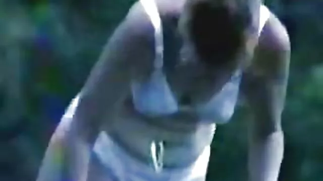 Adolescente latina de coño peludo Andrea Kelly monta a su padrastro anal español casero