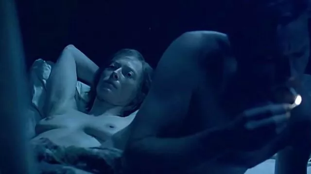 Joven adolescente pelirroja Sarah tocándose el coño xxx hd en español
