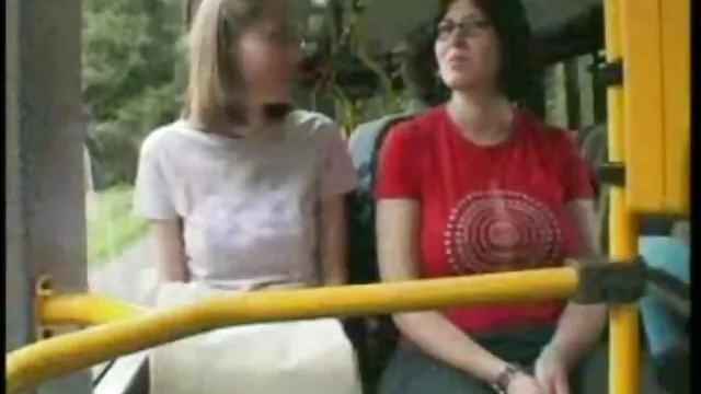 Puta británica real en un Gloryhole xxx video en castellano