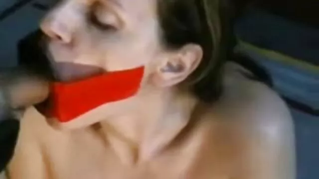 August Ames - Fóllame aquí mismo ahora mismo - Conozco a esa chica amateur porn español