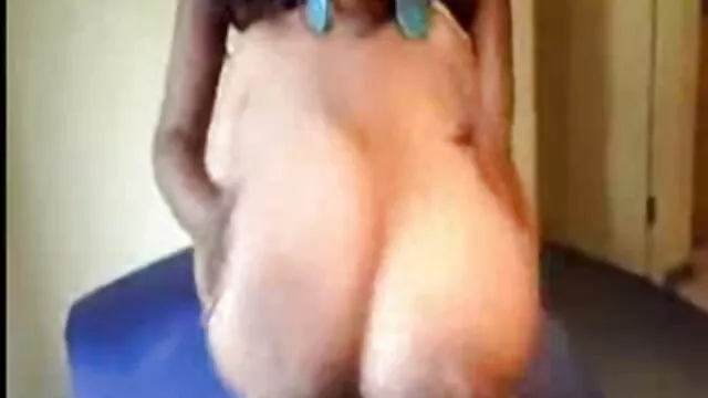 Morena solitaria llama a porno español chileno un semental para que se la folle
